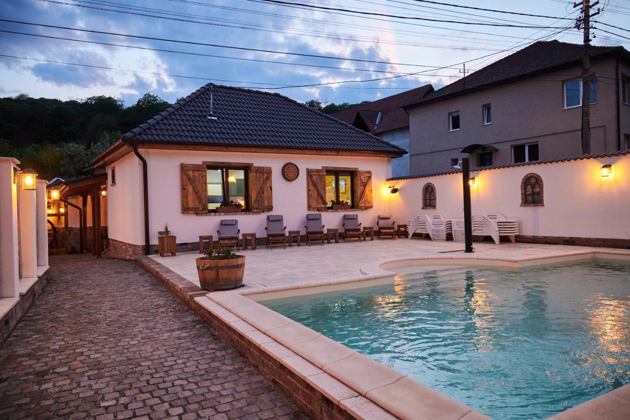 Mediaş Complex Butoaiele Transilvaniei - Cazare & Spa - Natura - Relaxare מראה חיצוני תמונה